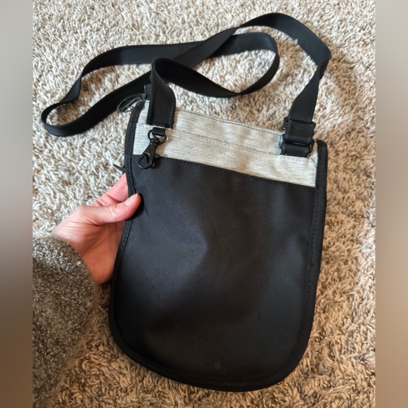 Sherpani Grey and Black Crossbody Travel Purse - Picture 3 of 5